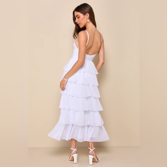 NWT Lulu’s Poised Impression White Tiered Ruffled Cutout Midi Dress Size Medium - Picture 6 of 7